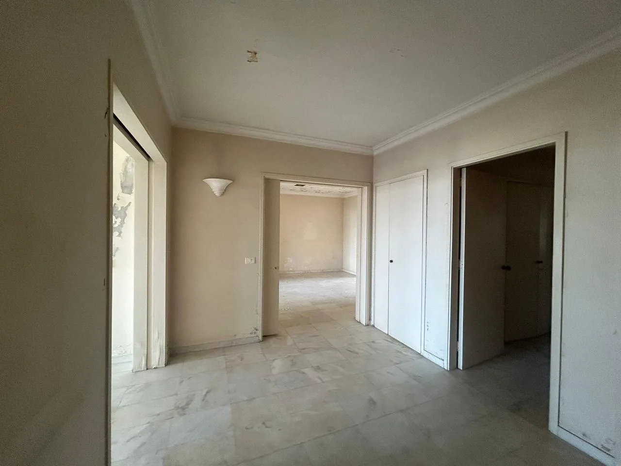 Apartment for Sale in Tallet Khayat, Beirut, Lebanon — الصورة 10