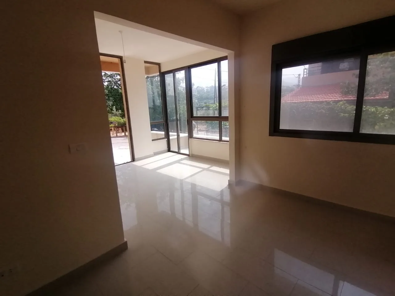Apartment for Sale in Aamchit, Lebanon — الصورة 5