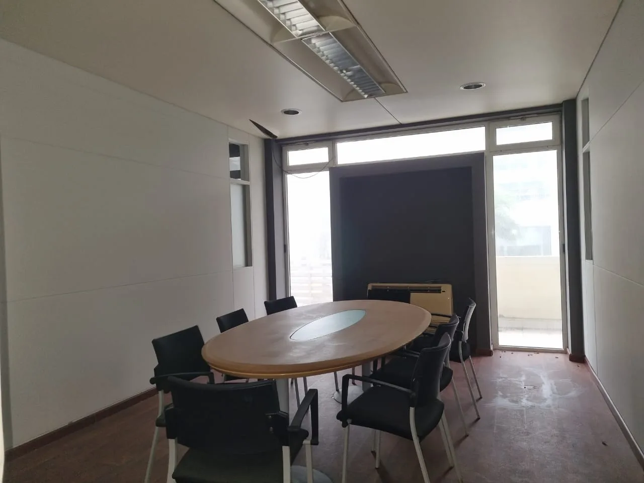 Office for rent in Verdun, Beirut, Lebanon — الصورة 3