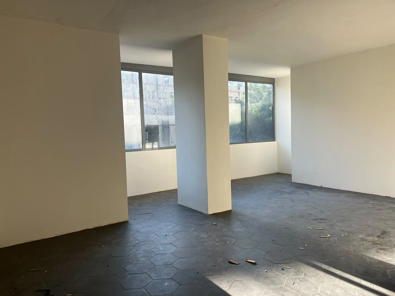 Office for rent in Badaro — الصورة 5