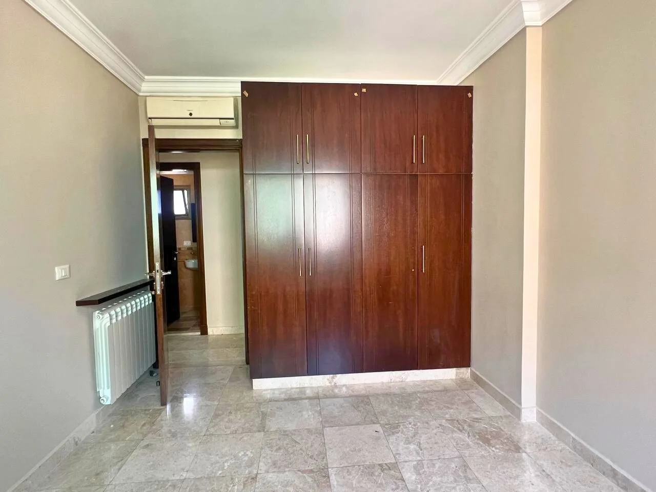 Apartment for Sale in Syoufi, Beirut, Lebanon — الصورة 10