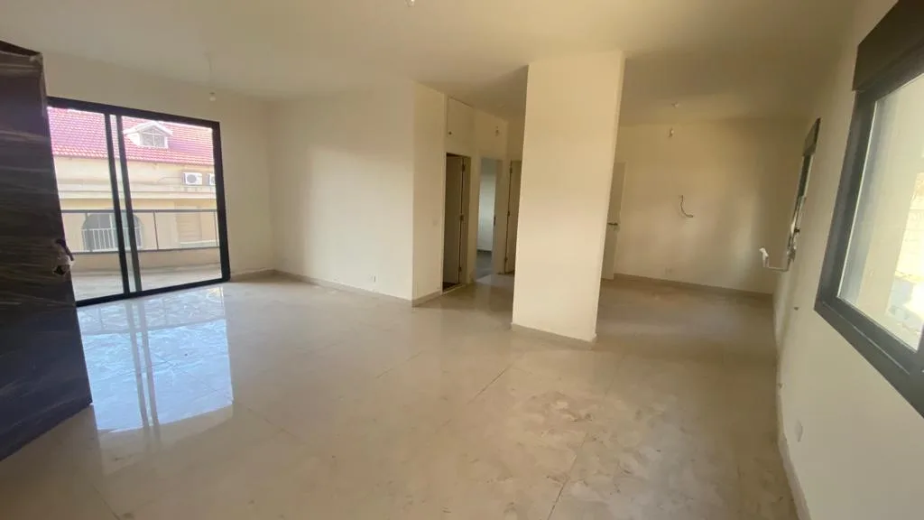 Duplex for Sale in Jouret El Ballout, Lebanon — الصورة 7