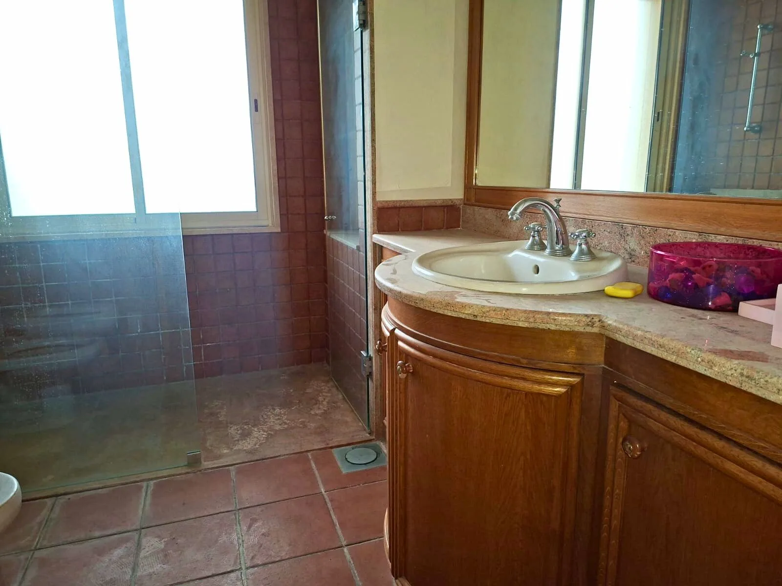 Apartment for Rent in Ramleh Al Bayda, Beirut, Lebanon — الصورة 10