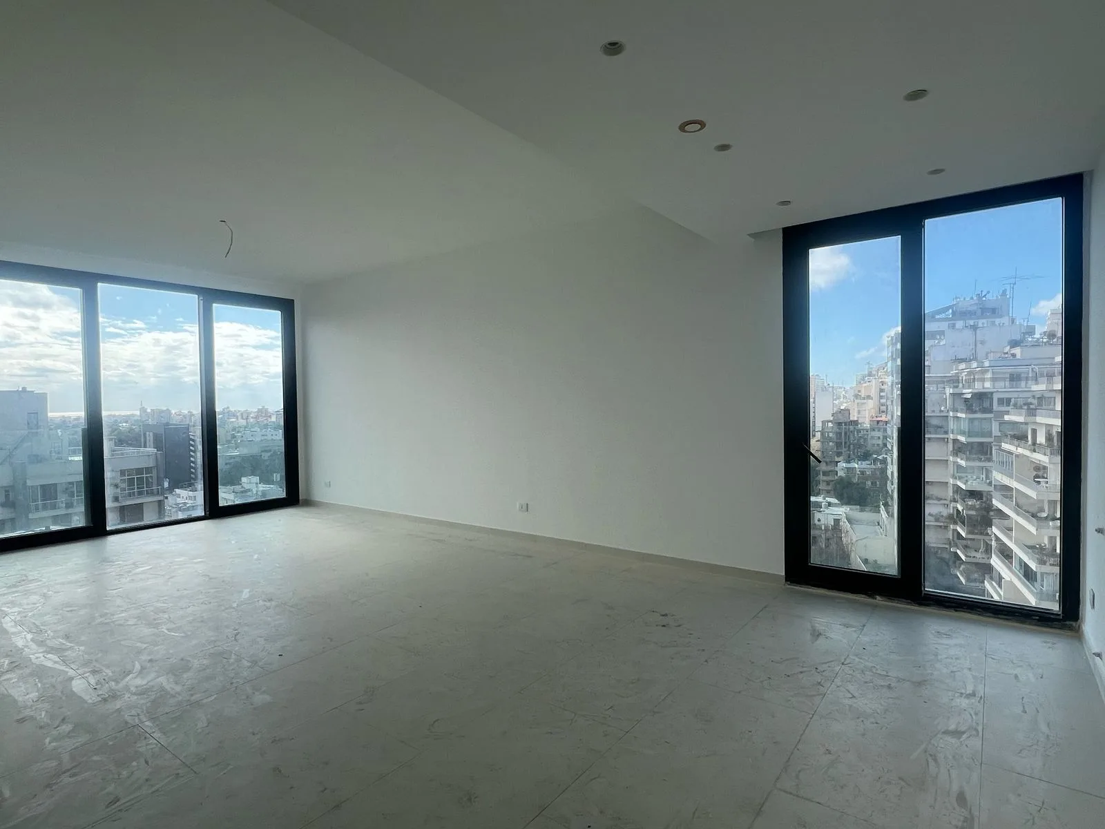 Apartment for Sale in Achrafieh, Beirut, Lebanon — الصورة 2