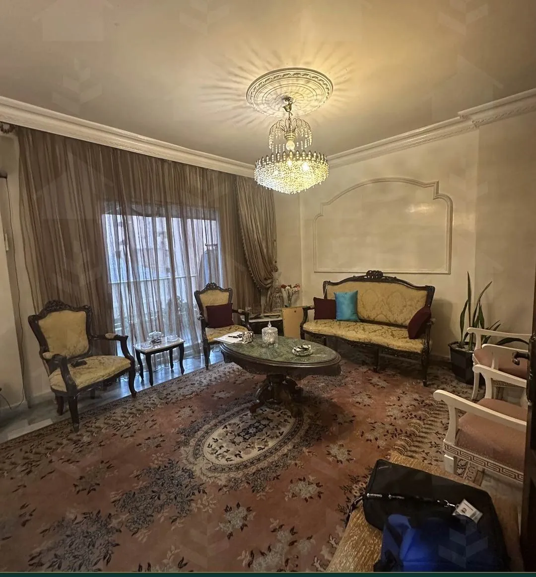 Move-in ready 145 m² apartment in Basta, central Beirut — photo 2