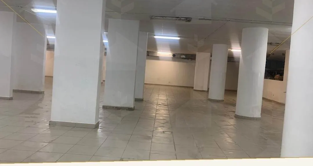 1,450 m² warehouse for sale in Raouche, Beirut
