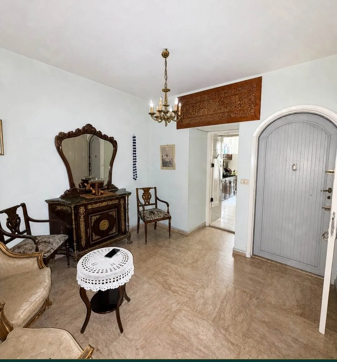 146 m² apartment on Mohammad Hout Street, Ras El Nabaa, Beirut — photo 2
