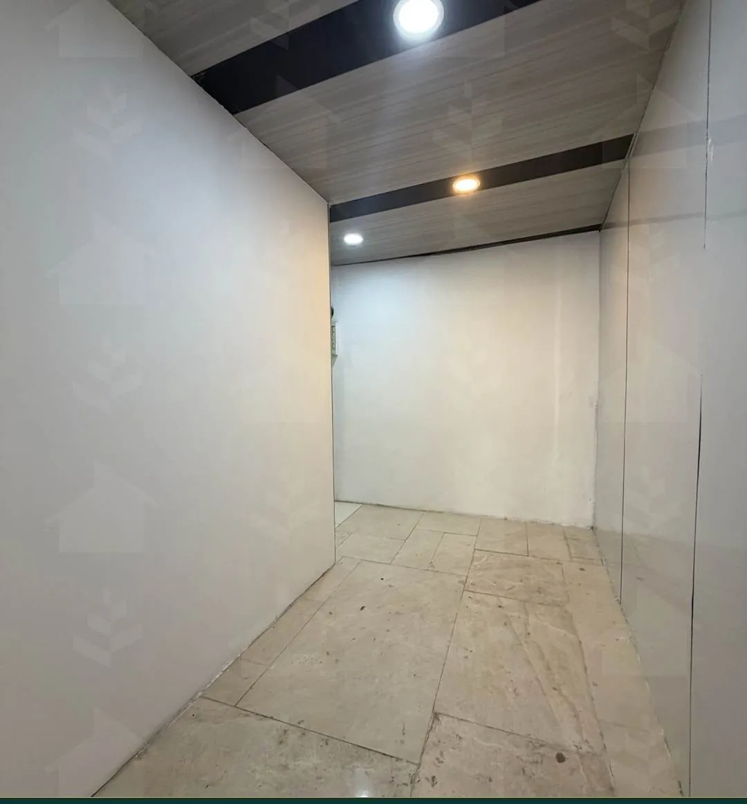 Ready-to-operate 36 m² shop on St. Louis Street, Achrafieh, Beirut — الصورة 4