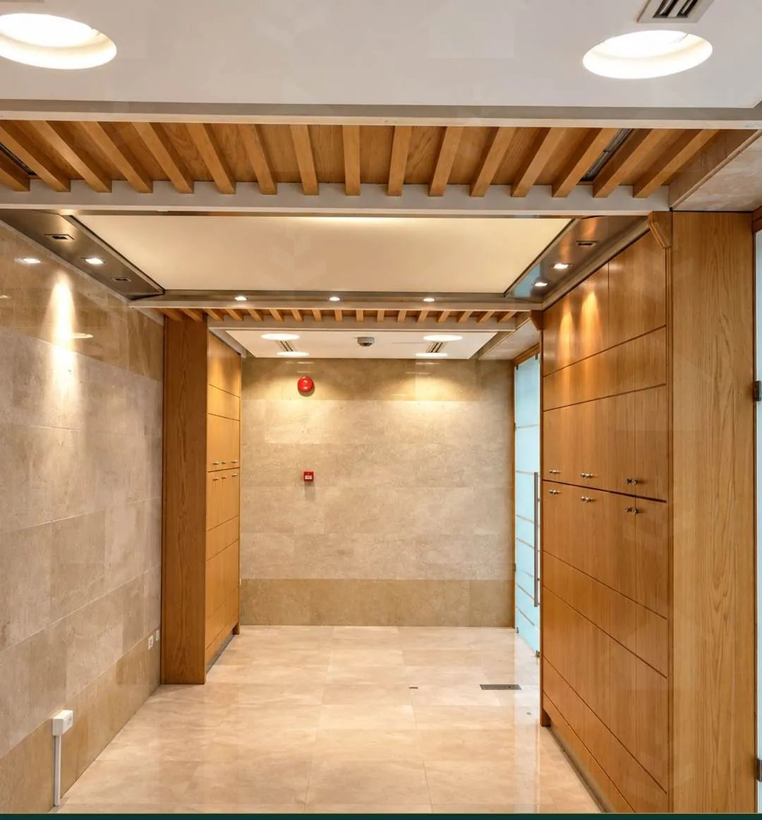Open 120 m² Office Floor in Downtown Beirut — Partition It to Your Own Plan — الصورة 3