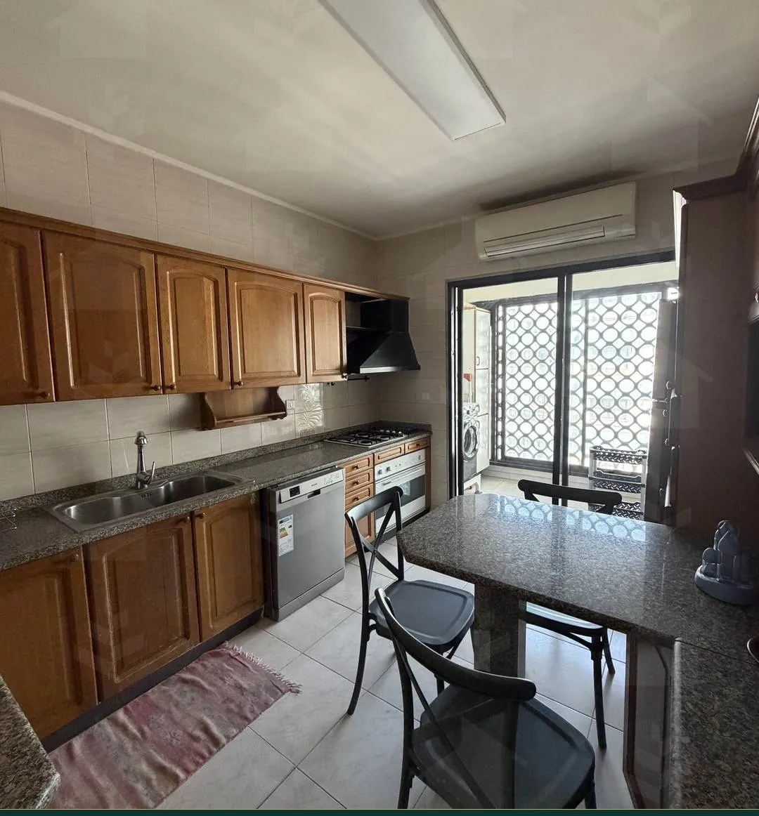205 m² Fully Furnished High-Floor Apartment for Sale in Zarif, Beirut — photo 5