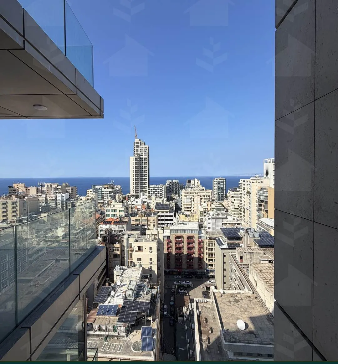 165 m² apartment with three master bedrooms and open sea views in Hamra, Beirut — photo 2