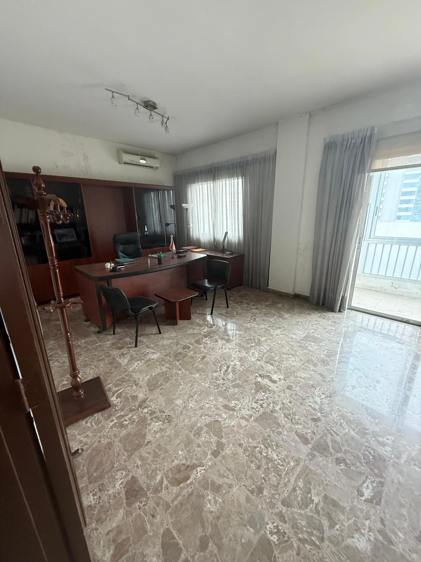 Office for sale in Sad El Baouchriyeh — الصورة 2