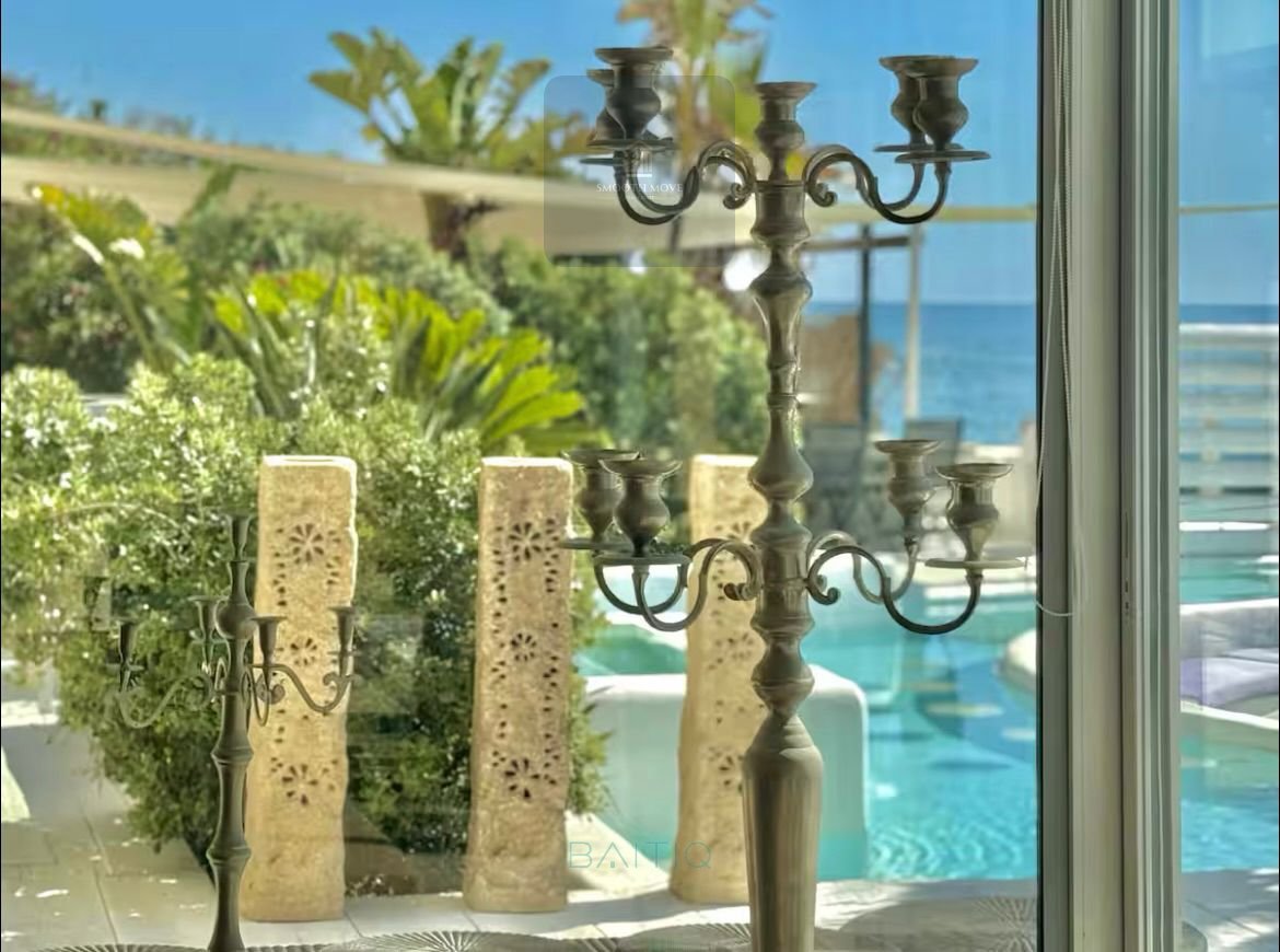 Luxurious Five Bedroom Beachfront Villa for Sale in Batroun Kfarabeda — الصورة 15