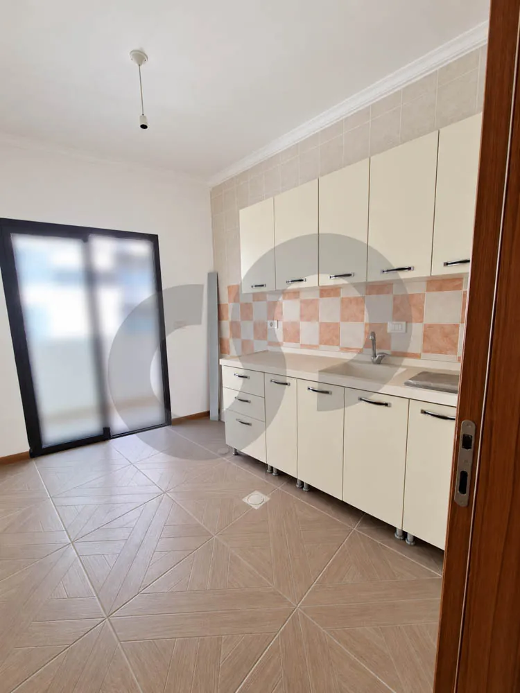 Spacious 147 sqm/high floor/new building/practical layout/ras el nabeh,beirut — photo 2