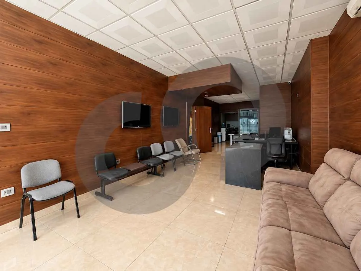 RENTAL OFFICE IN A PRIME MANSOURIEH,METN AREA /fully furnished and decorated — الصورة 2