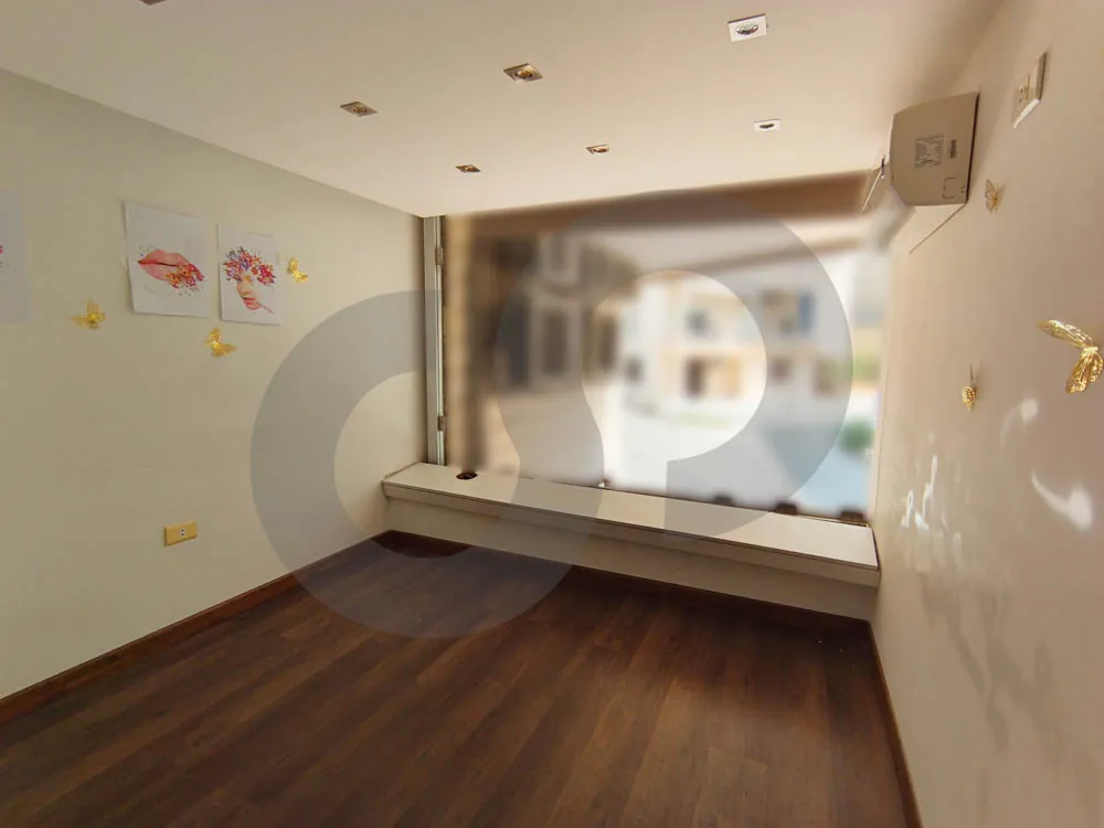 Commercial space/ visibility/high traffic area/zouk mikael,keserouan — الصورة 3