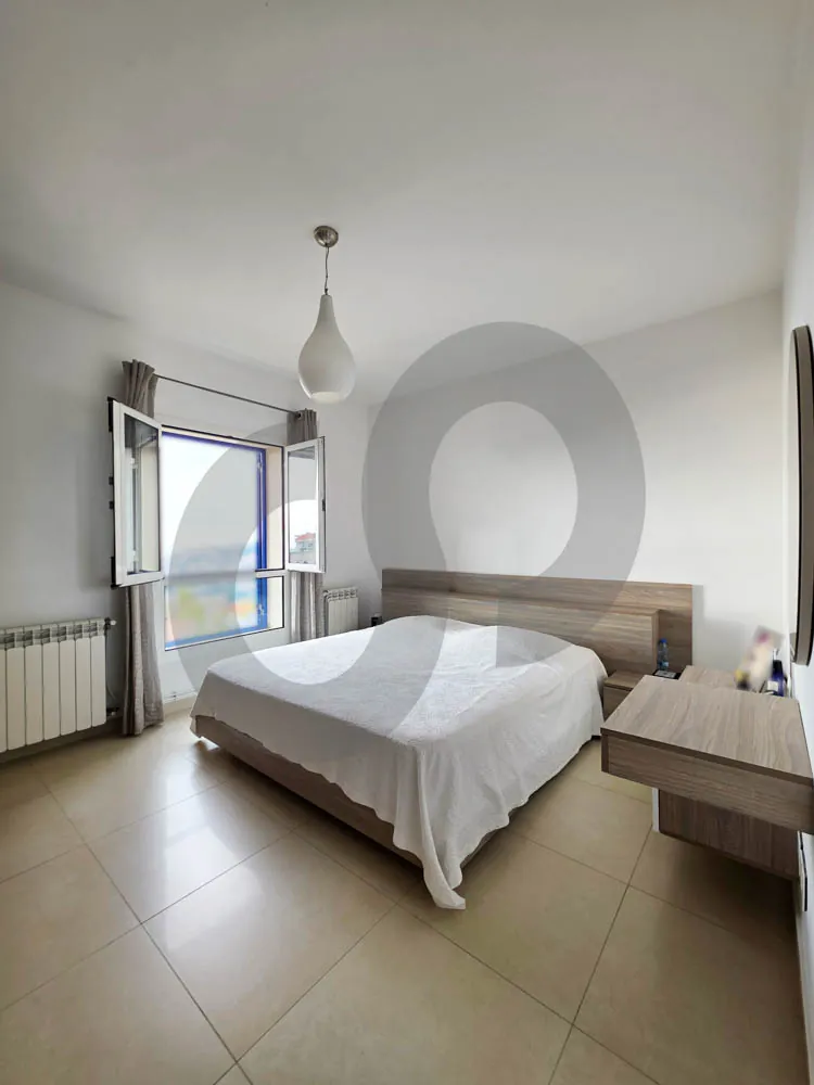 prime location/calm street/4-year-old building/easy access/GHAZIR,KESEROUAN — الصورة 3