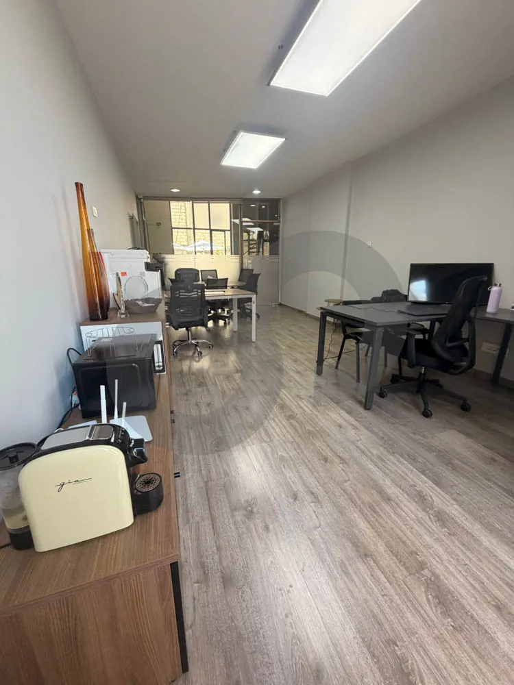 PRIME LOCATION/Office for rent/Underground parkings/KASLIK,KESEROUAN — الصورة 3