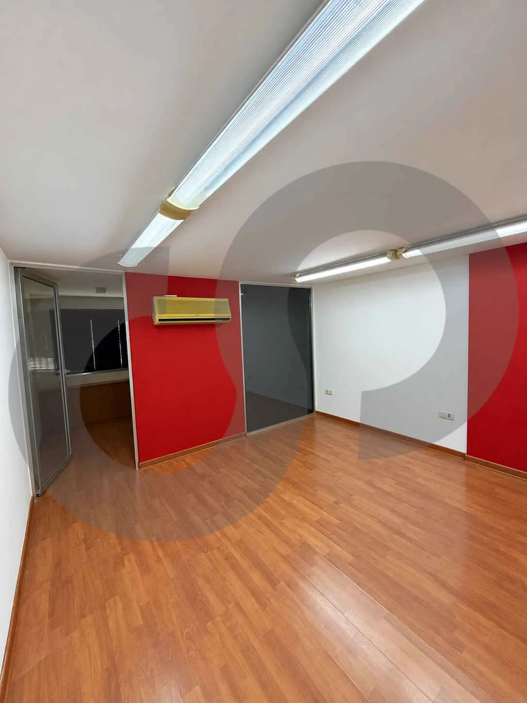 RENTAL SHOP/ 6 months in advance/Prime Location/2 Floors/MANSOURIEH,METN — الصورة 2