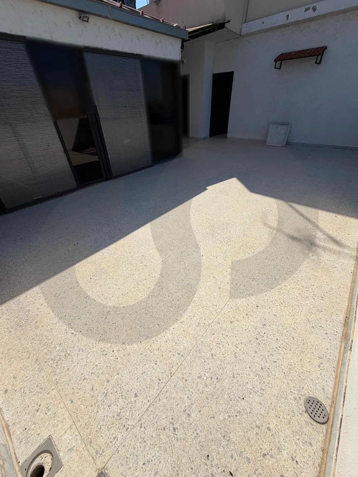 Fully furnished apartment For Sale/well-maintained building/Sea View/DBAYE-METN — الصورة 2