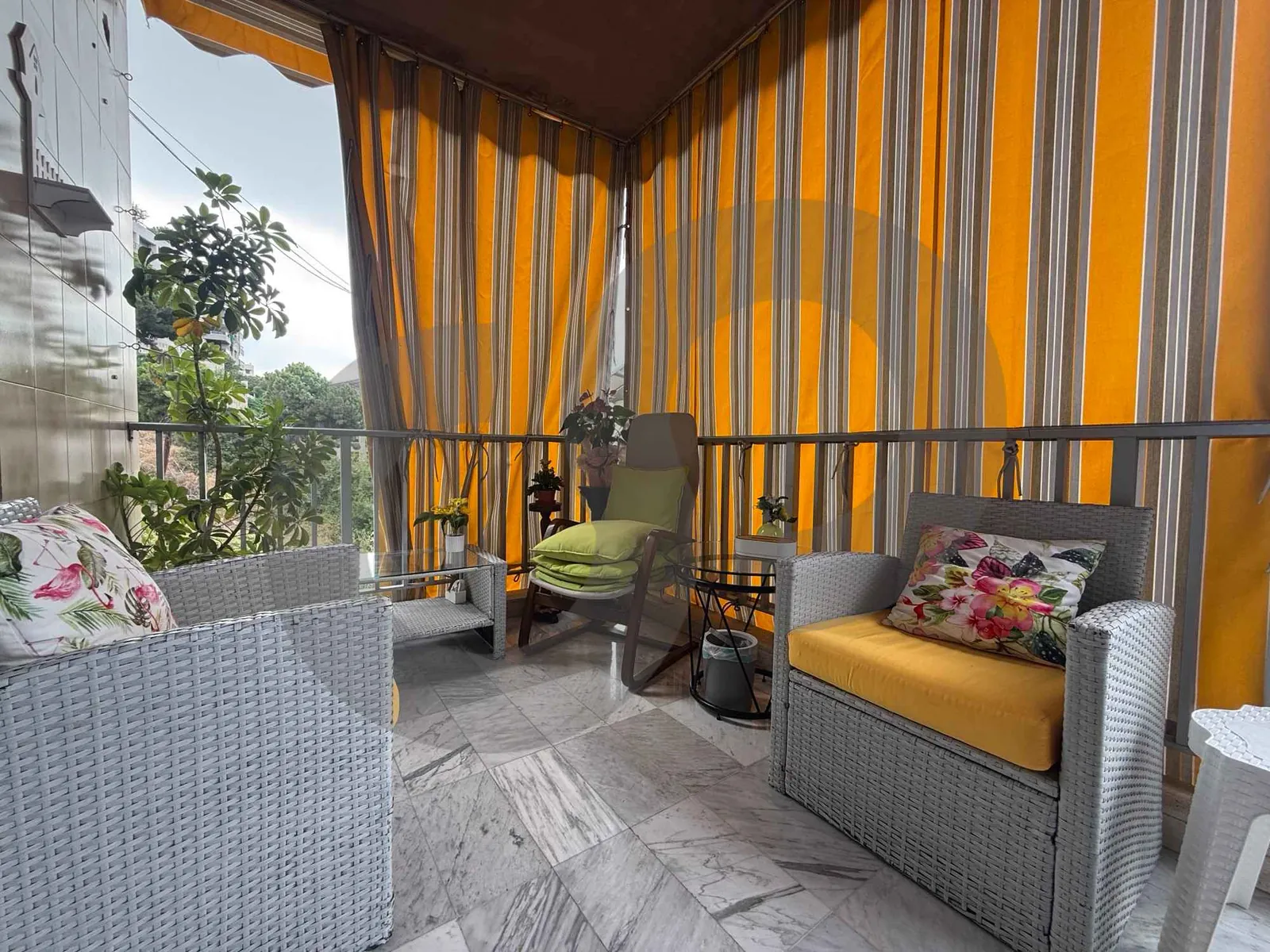 Set in a well-established building IN FANAR,METN /attractive value — الصورة 2