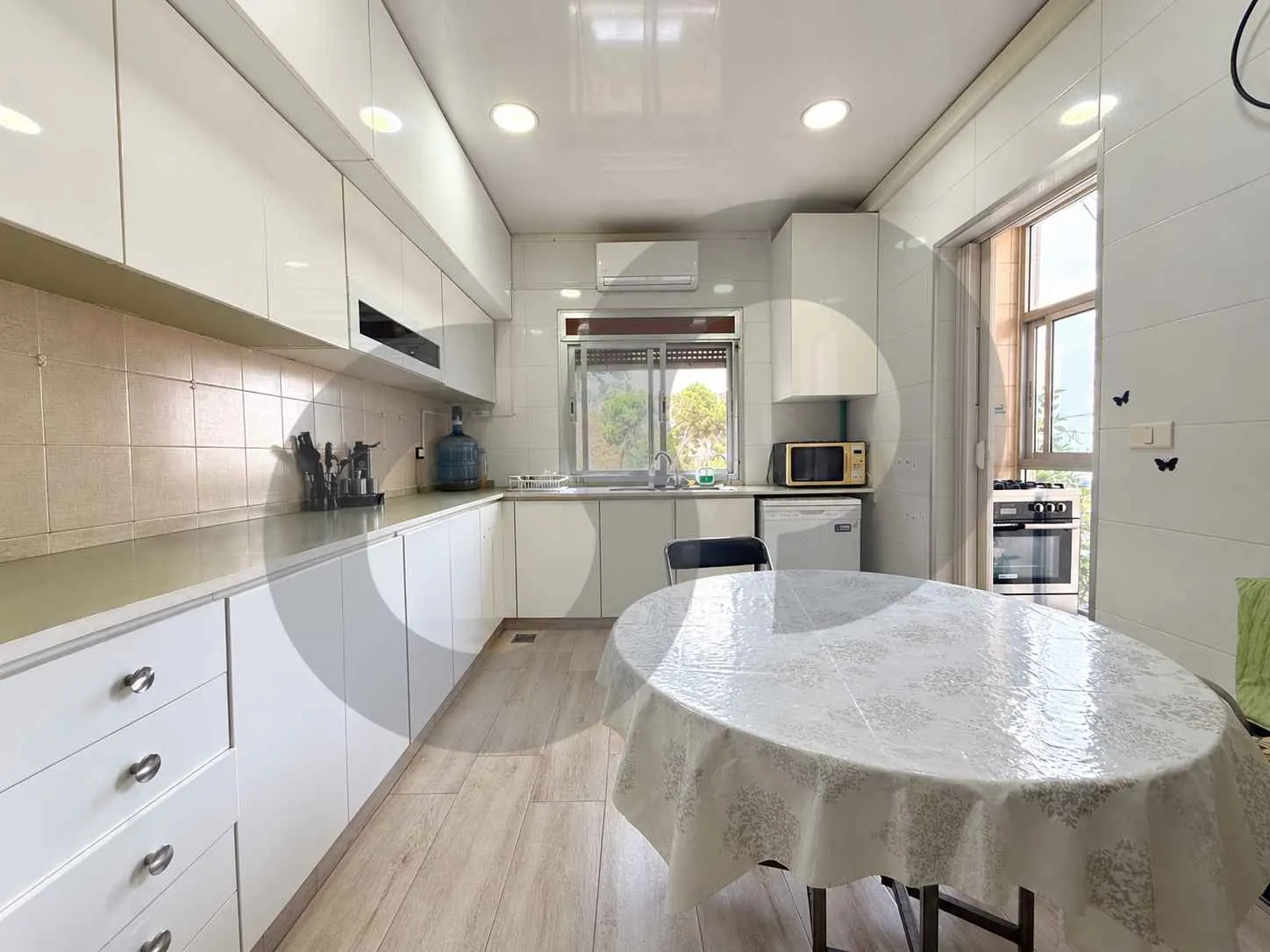 Set in a well-established building IN FANAR,METN /attractive value — الصورة 3