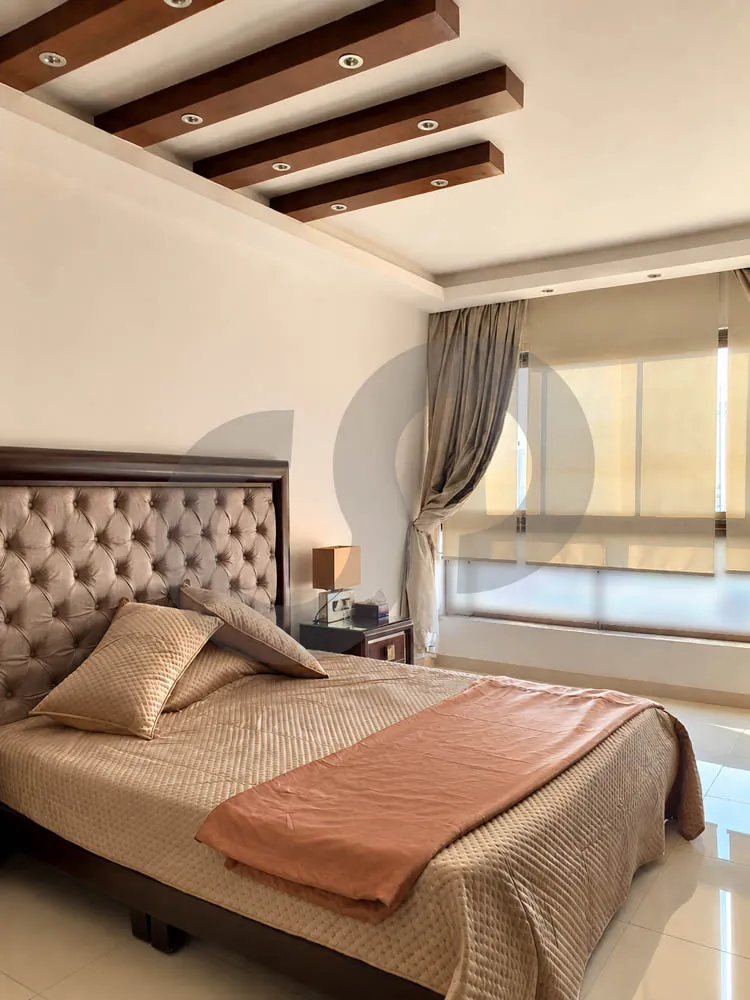 Spacious/last floor/well-maintained building/open view/Batrakieh, Beirut — الصورة 3
