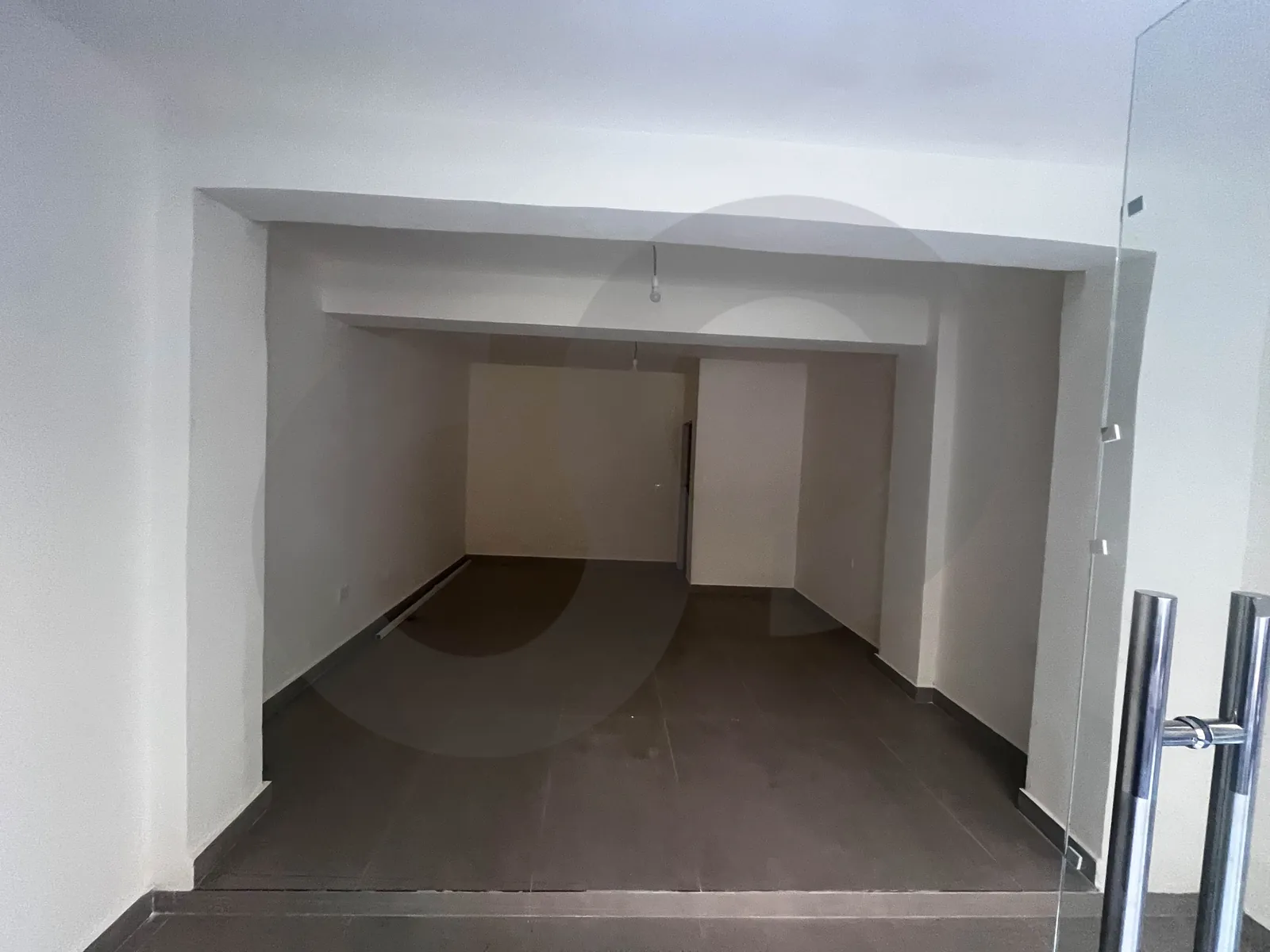 Shop For rent/Main Road/Prime Location/Fully Renovated/MALLA-BEIRUT — الصورة 2