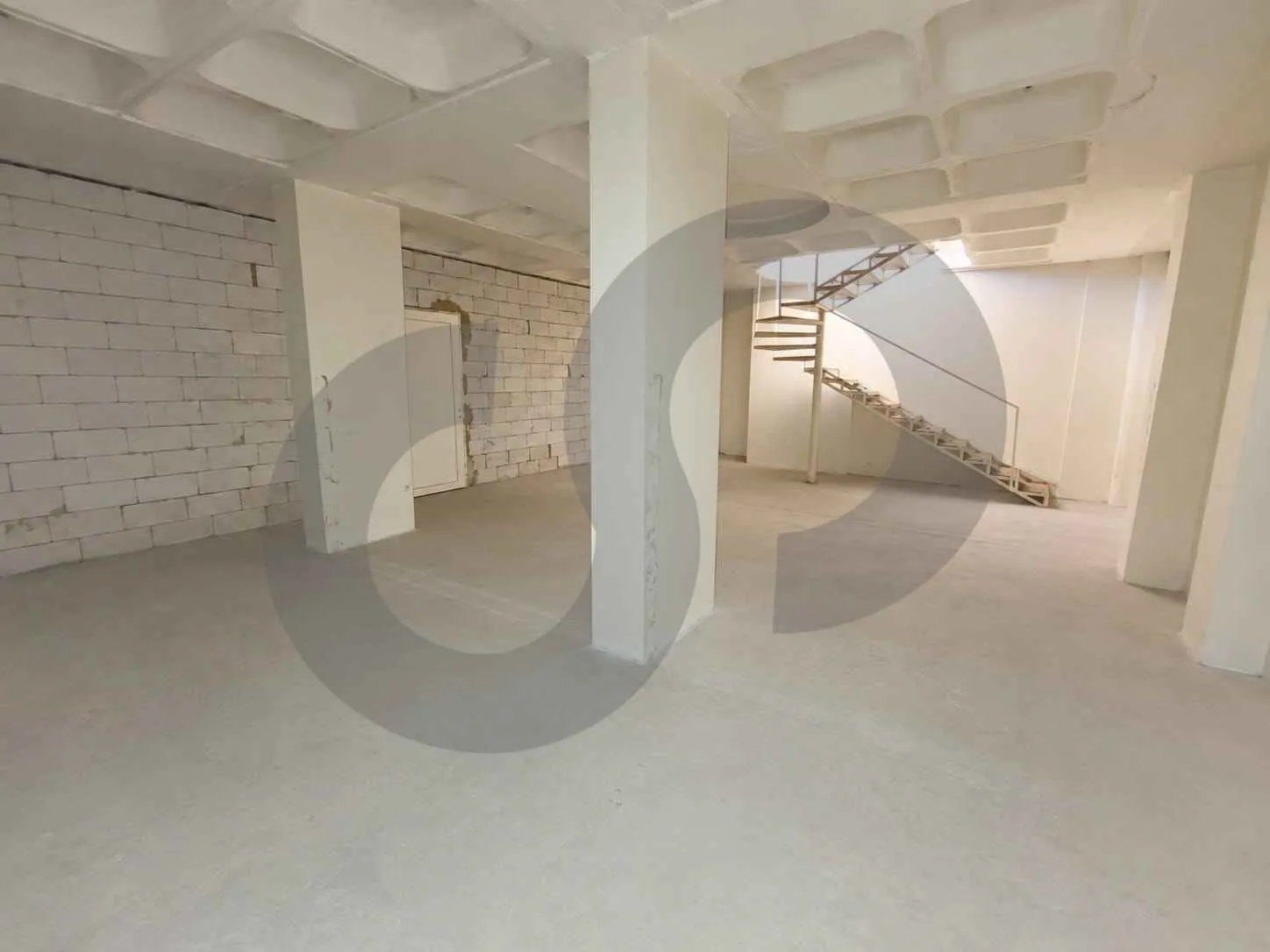 DUPLEX SHOP/in the heart of Ain El Remmaneh,BAABDA /Easy access — photo 2