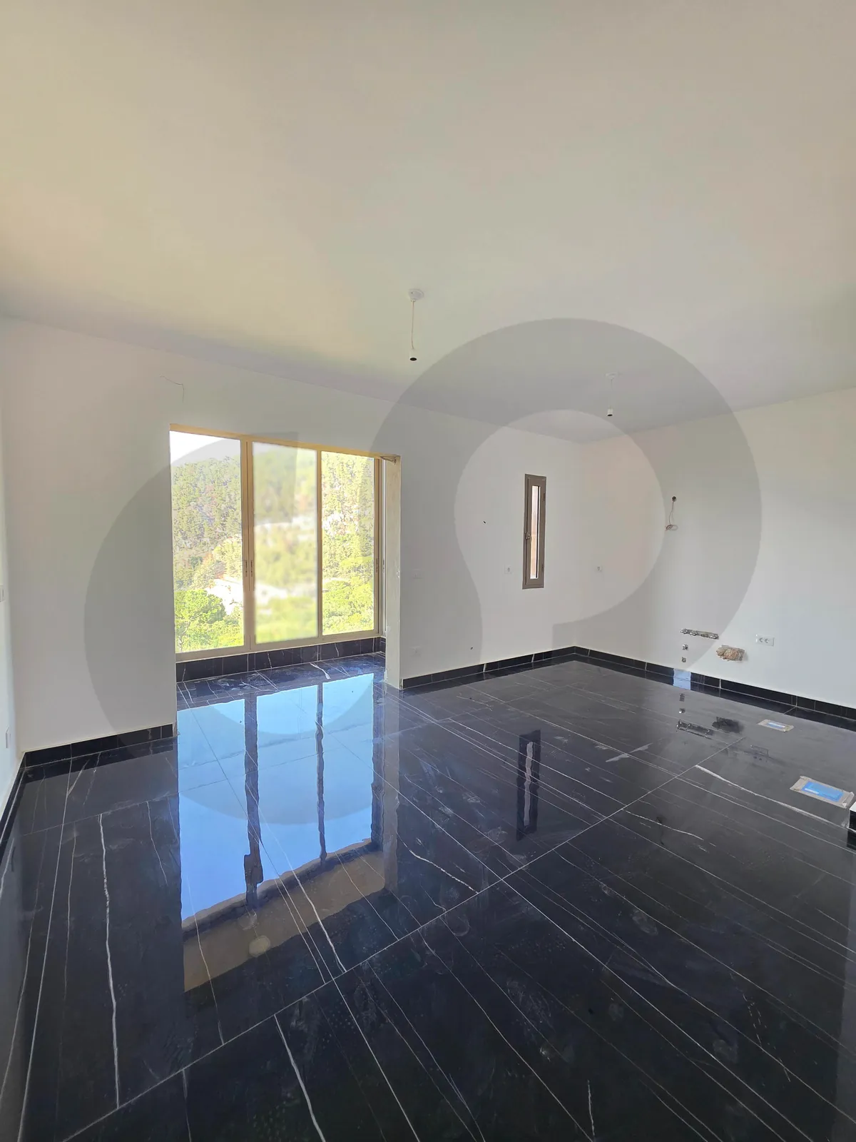 ultra-luxurious duplex For sale/Unobstructed Mountain View/JOURET AL BALLOUT-METN — الصورة 2