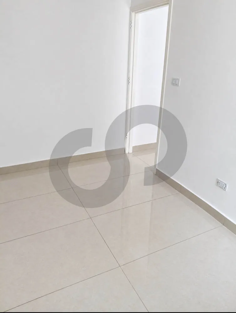 commercial space/busy area/Suitable for Various Business/RMEIL,BEIRUT — الصورة 2