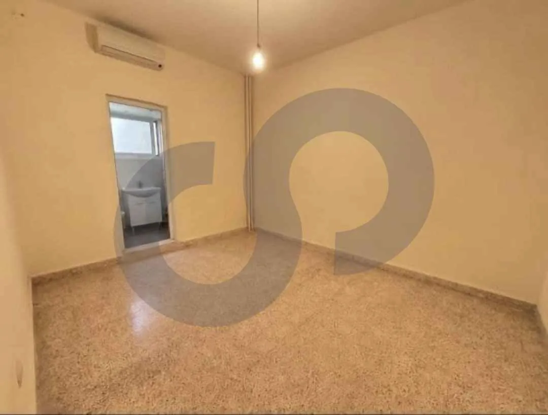 RENTAL DEAL IN SIOUFI,ACHRAFIEH /prime residential location — الصورة 3
