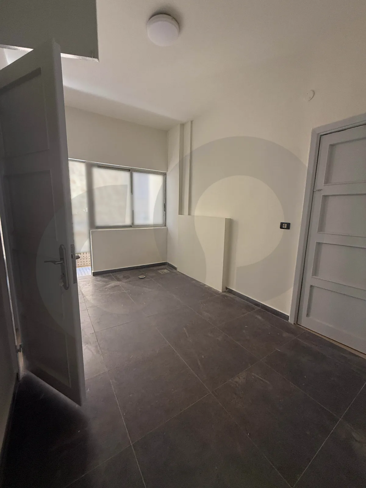 87 SQM office for rent/Prime location/Renovated/VERDUN-BEIRUT — الصورة 2