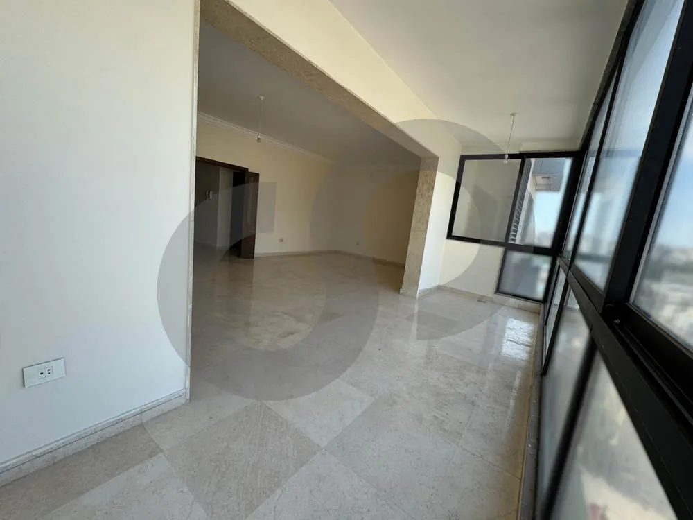 prime residential area/well-maintained building/open views/BADARO,BEIRUT — الصورة 2