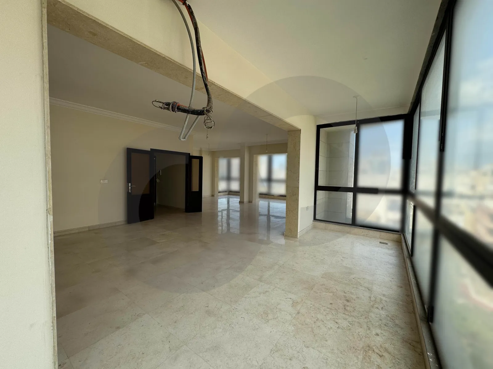 Apartment for Sale/Prime residential area/well-maintained building/BADARO-BEIRUT — الصورة 3