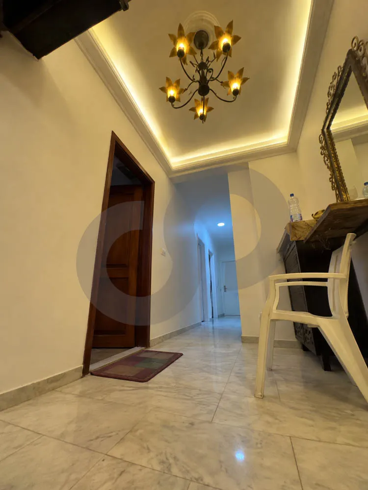 Well-maintained Building/prime location/Generator/ras el nabeh,beirut — الصورة 2