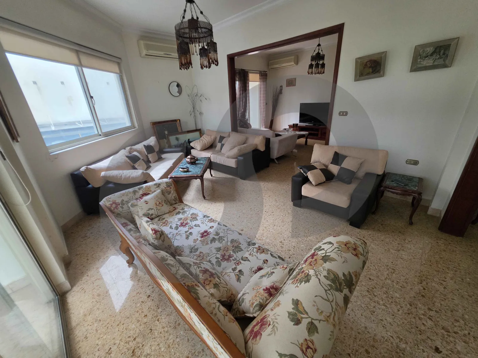 PRIME LOCATION/ well-maintained building/KORAYTEM,BEIRUT — الصورة 2