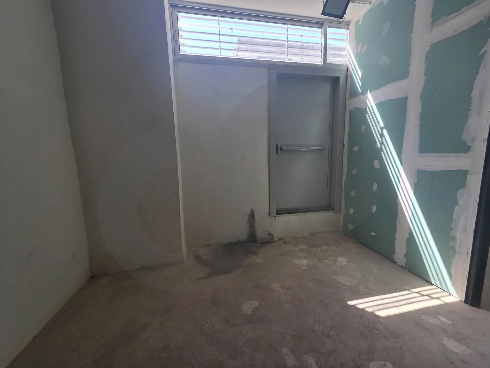 Warehouse for rent/Open Space/Industrial Area/ZOUK MOSBEH-KESEROUAN — الصورة 2