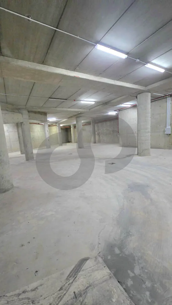 Warehouse /Prime Location/directly in the highway /Kfarhbab ,KESEROUAN — الصورة 3