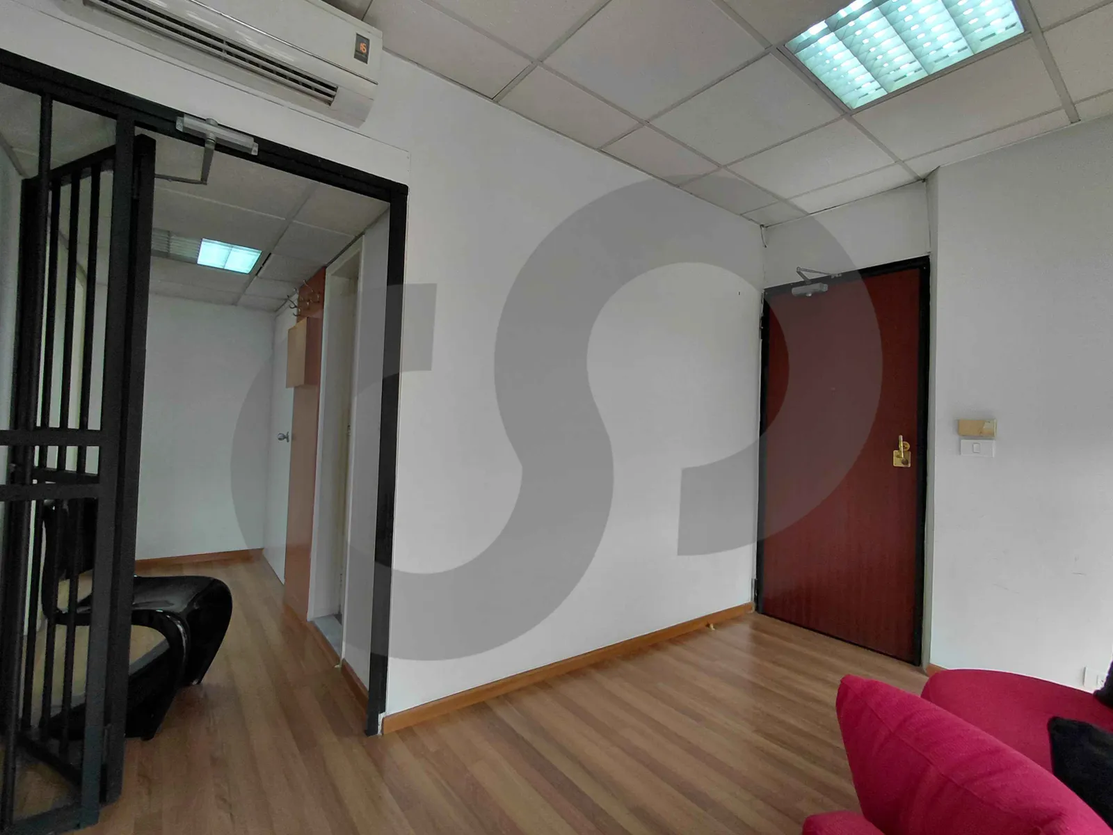 PRIME LOCATION OFFICE/JDAIDE,METN /Open City & Mountain Views — الصورة 3