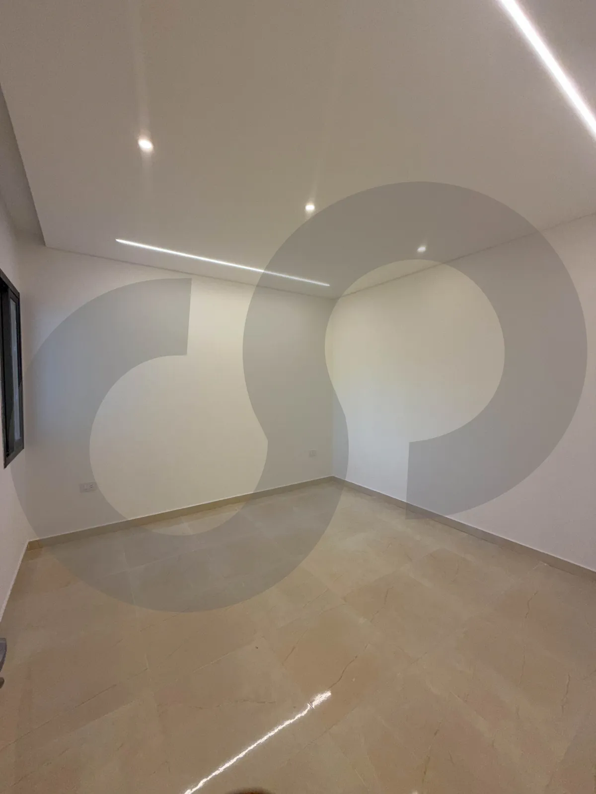 FULLY EQUIPPED/Ground-Floor Residence For Sale in DAWHET EL HOSS,ALEY /with Solar System — الصورة 3