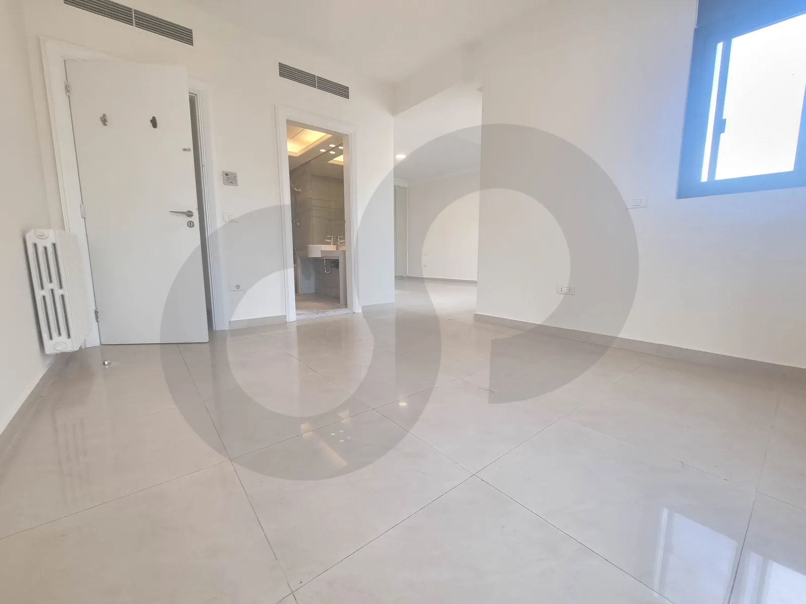 Spacious luxurious Apartment for Sale/Carre D'or/High Floor/ACHRAFIEH-BEIRUT — photo 3
