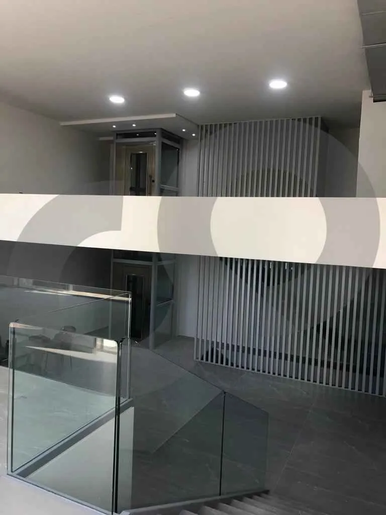 FOR RENT VERSATILE COMMERCIAL PROPERTY/Sodeco,BEIRUT /PRIME LOCATION/excellent visibility — photo 3