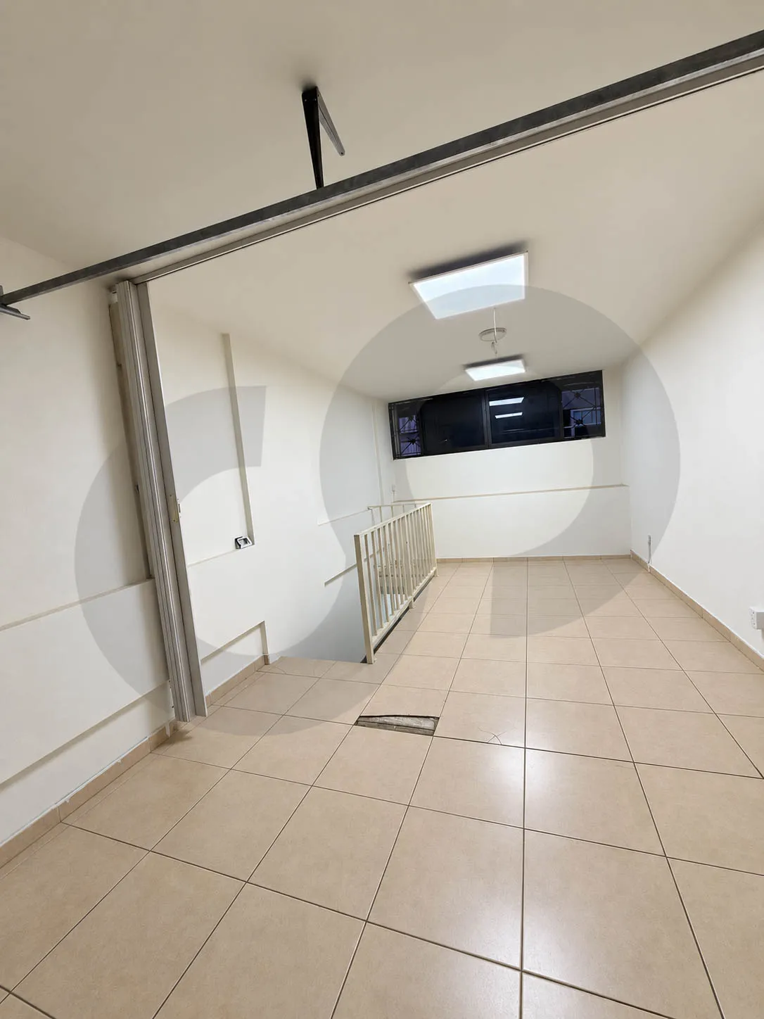Shop for Sale/Main Road/2 Floors/Investment Opportunity/MANSOURIEH-METN — الصورة 2