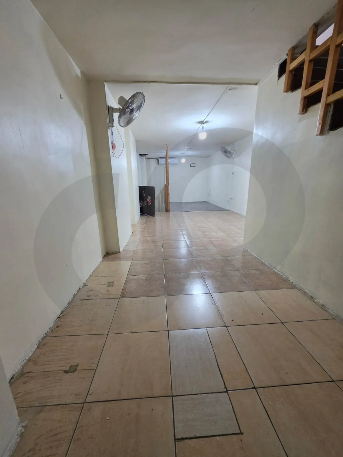 Shop for Sale/Main Road/Easy Access/BOURJ HAMMOUD-METN — الصورة 3