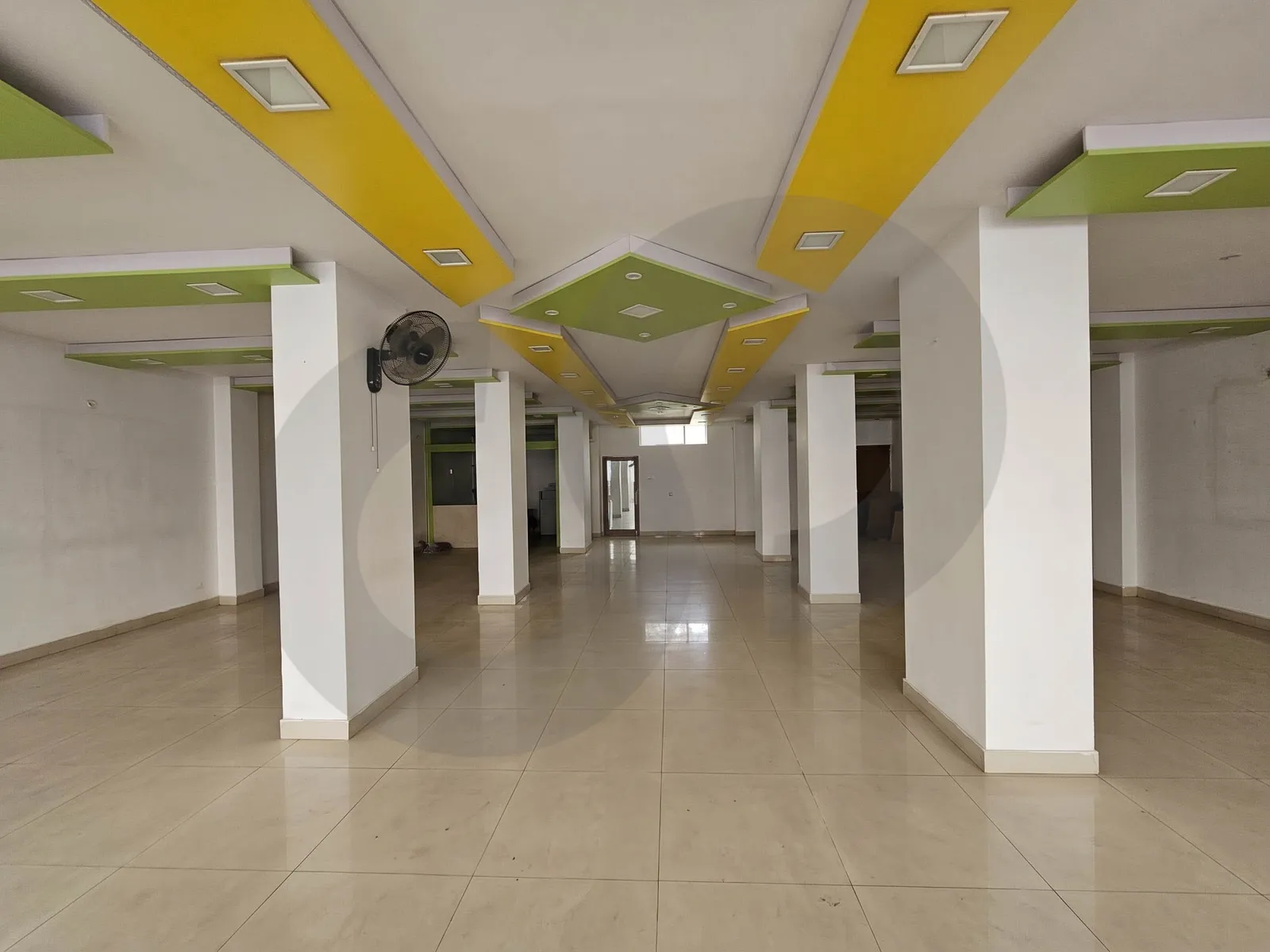 Prime Showroom For Rent/Directly on the main road/Prime Location/BAOUCHRIEH-METN — photo 2