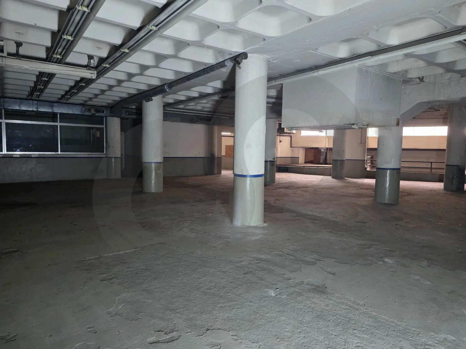 Commercial Warehouse For Rent/Easy Access/ZOUK MOSBEH-KESEROUAN — الصورة 3