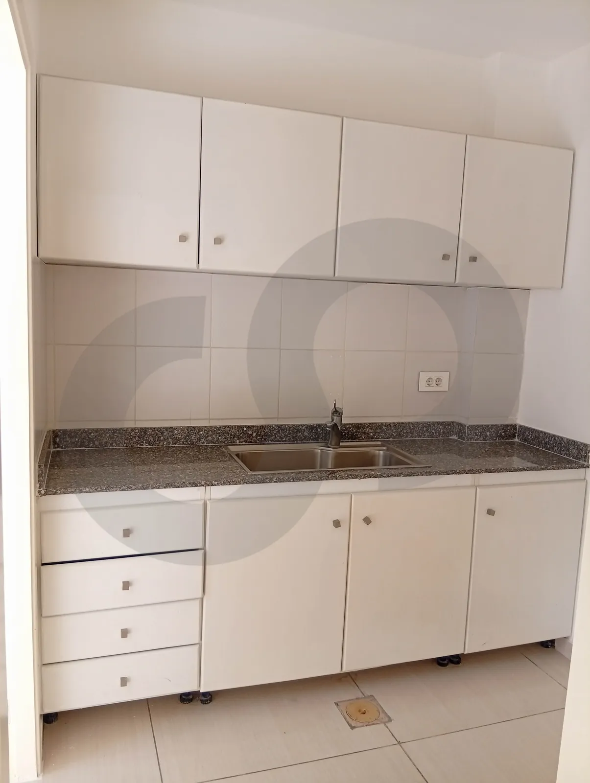 Office for Rent/Prime location/Fully renovated /ACHRAFIEH-BEIRUT — photo 3