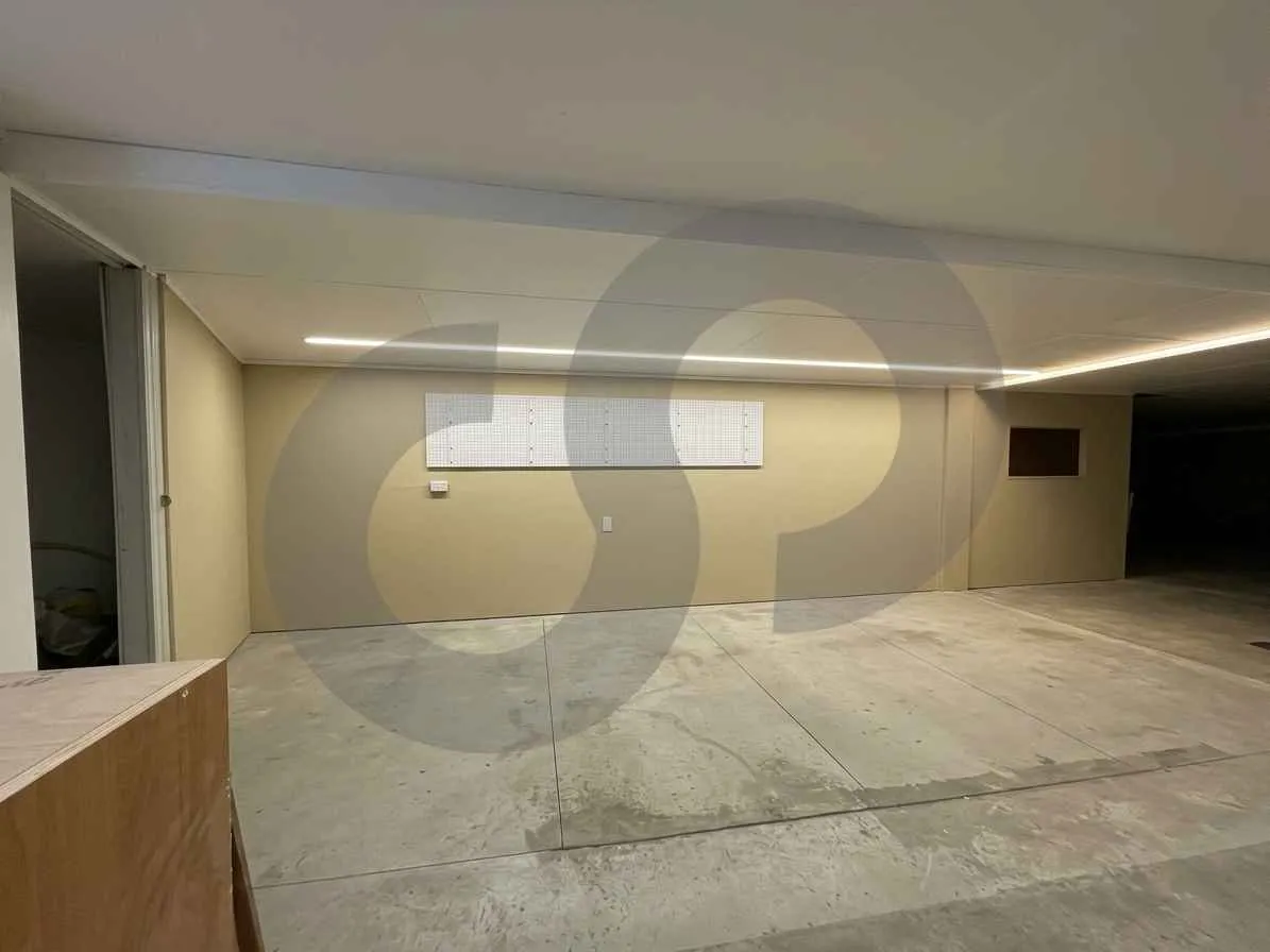 SHOP/PRIME LOCATION ON THE MAIN ROAD/DEKWANEH,METN — الصورة 3