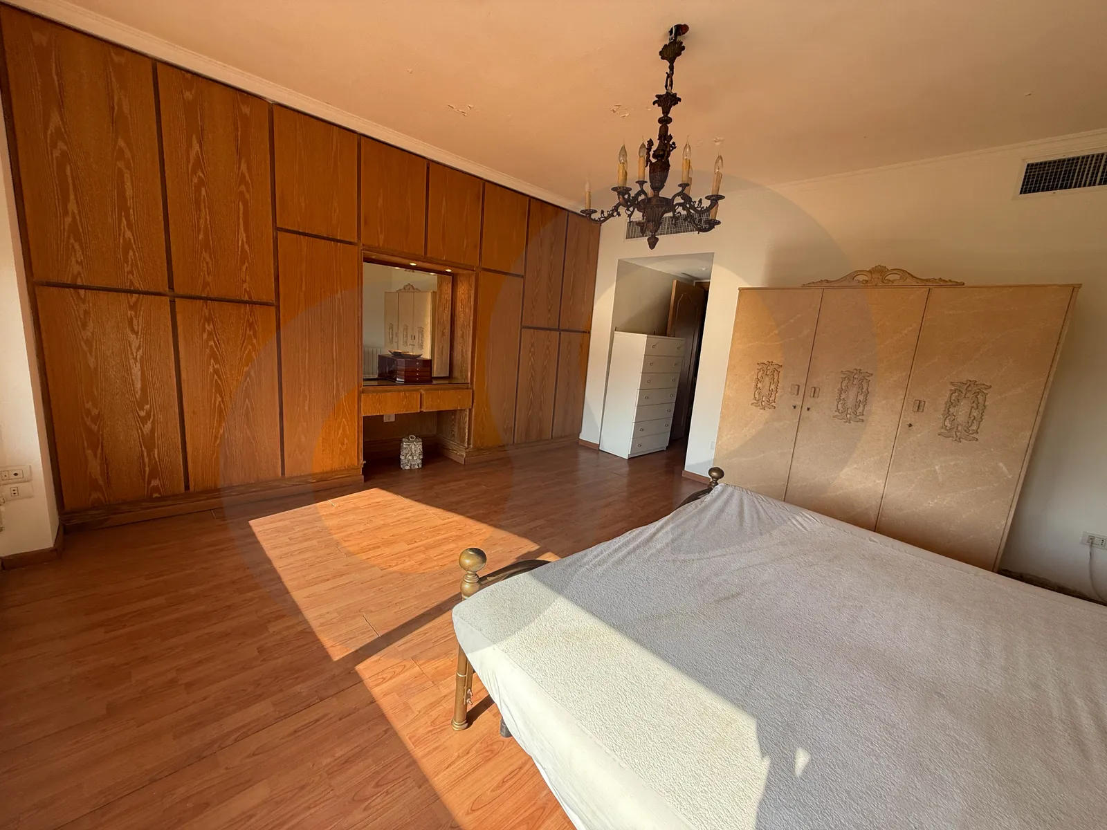 High floor apartment For Sale/Luxury residence/Prime Location/SANAYEH-BEIRUT — الصورة 3
